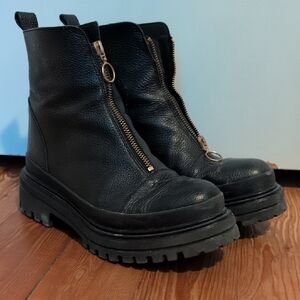 L'INTERVALLE Black Leather Chunky Boots
